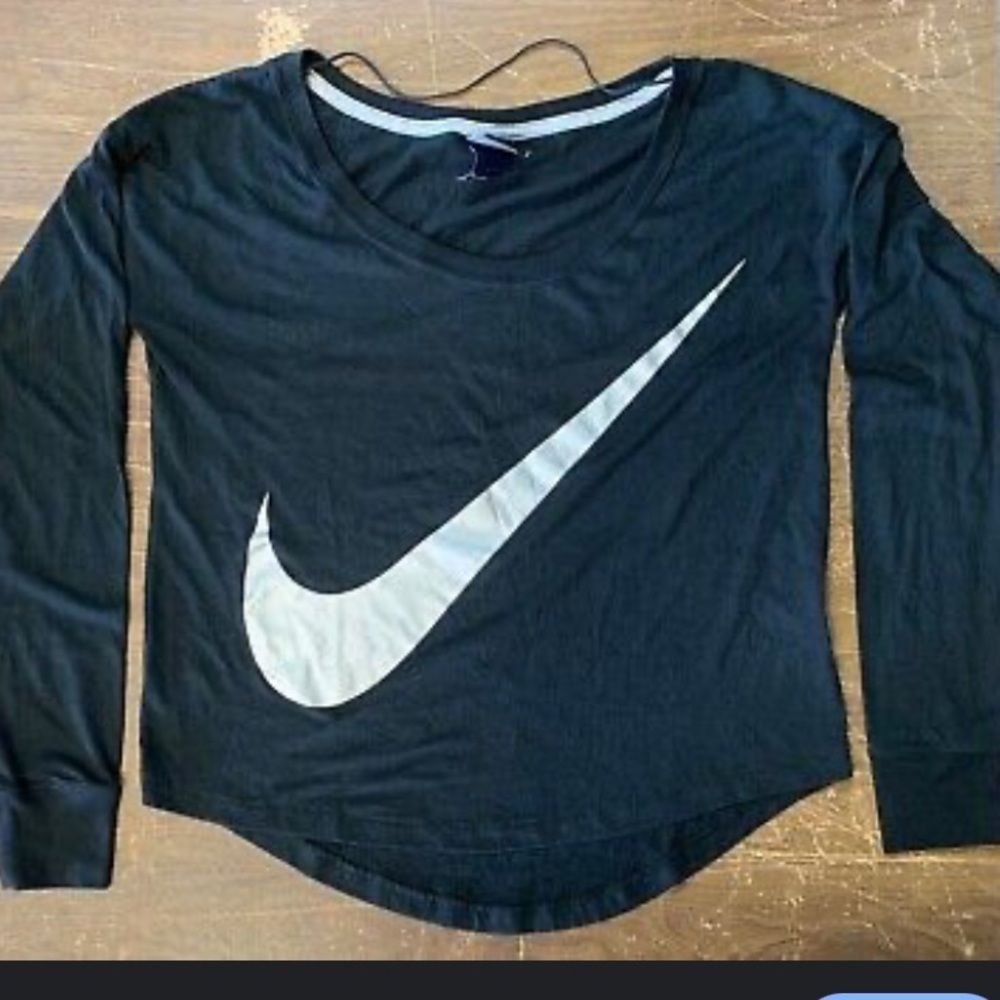 Nike long sleeve women’s shirt workout activewear casual spring logo spring